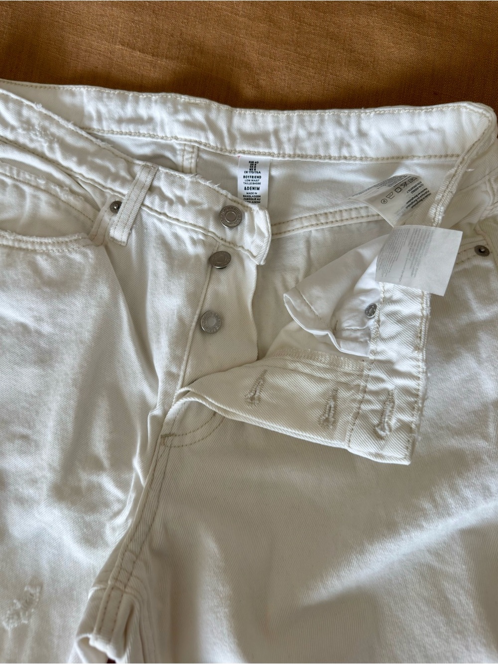 H&M White Button-Fly Denim Boyfriend Jeans